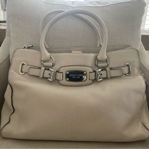 Michael Kors 100% Leather off white bag, slightly worn.